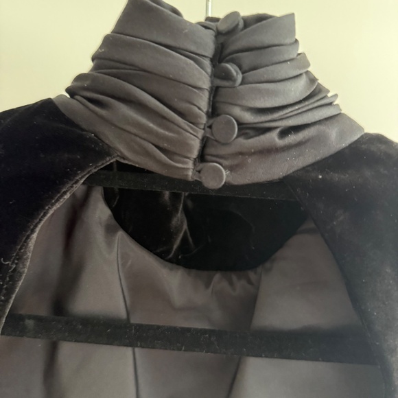 Cinq a sep Black Velvet dress with satin sleeves - Picture 6 of 9